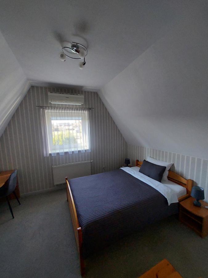 Asmonienes Sveciu Namai "Senoji Mokyklele" Hotel Smalininkai Buitenkant foto