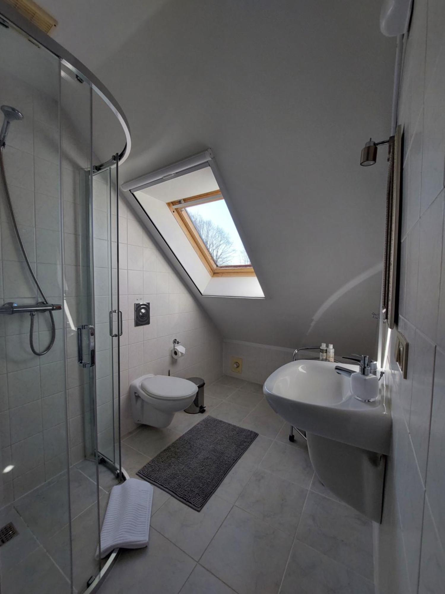Asmonienes Sveciu Namai "Senoji Mokyklele" Hotel Smalininkai Buitenkant foto