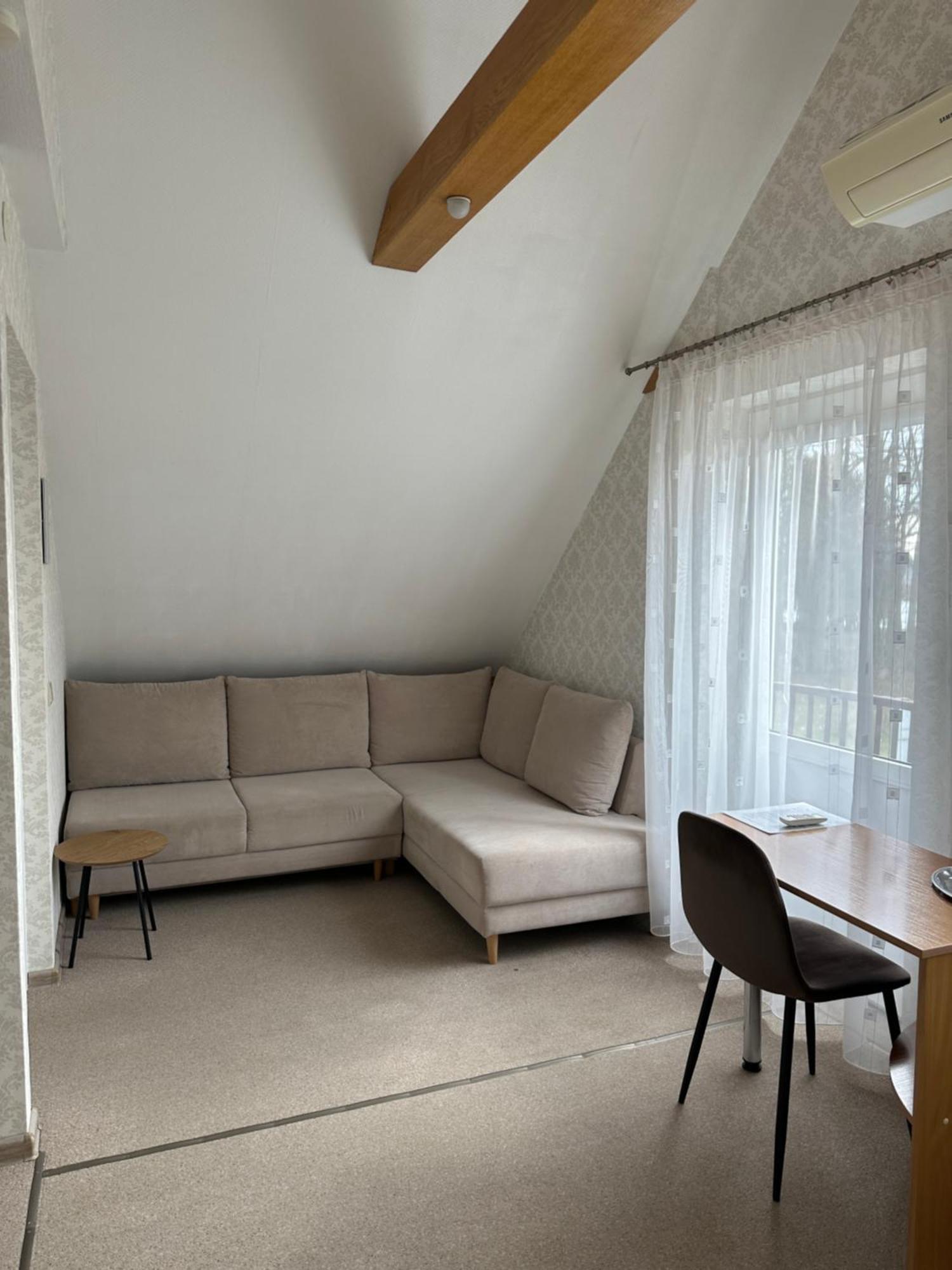 Asmonienes Sveciu Namai "Senoji Mokyklele" Hotel Smalininkai Buitenkant foto